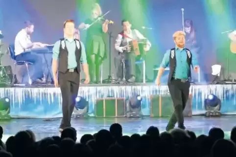 Eine mitreißende Show aus Musik, Tanz und kleinen Spielszenen boten die „Danceperados“ in Dahn.