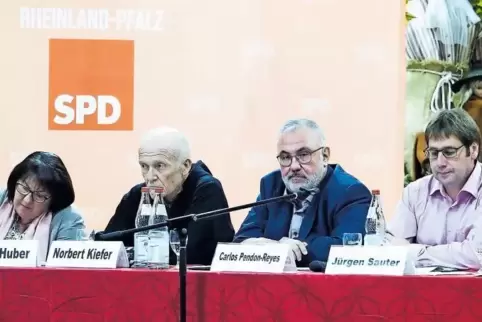 Die SPD-Spitze in der Verbandsgemeinde: Schriftführerin Gerda Huber, Fraktionssprecher Norbert Kiefer, Geschäftsführer Carlos Pe