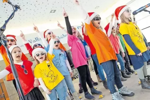 Die „Singflöhe“ machten in Weihnachts-Rock.
