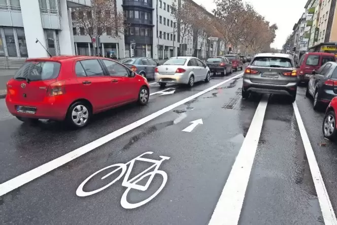 Um sichere Wege für Radwege geht es dem VCD. Das Bild entstand in der Heinigstraße. Um sichere Wege für Radwege geht es dem VCD. Das Bild entstand in der Heinigstraße.