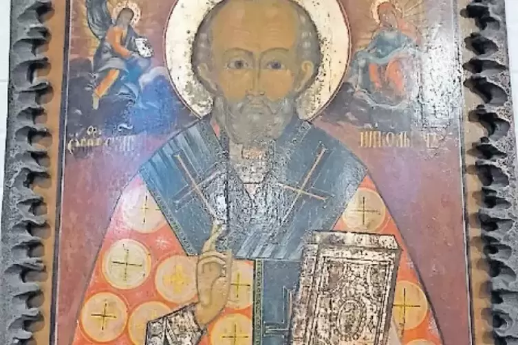 Recht alt: die Ikone im Altarraum, die Nikolaus darstellt.