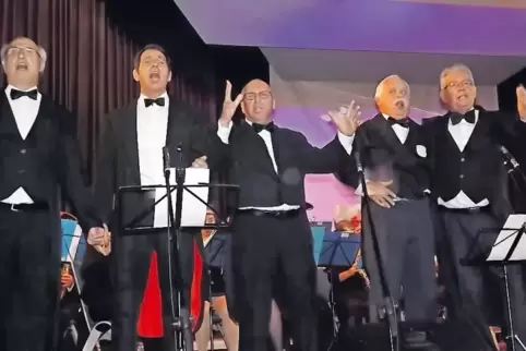 Bei den Goldenen Zwanzigern dürfen die „Comedian Harmonists“ nicht fehlen: der Projektchor aus (von links) Robert Meyerer, Thoma