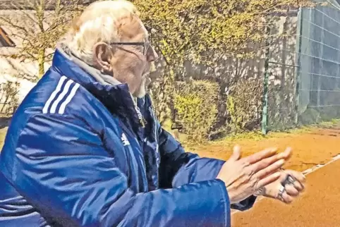 Mehr als nur Motivator an der Seitenlinie: „Ich bin jemand, der möchte so ein Traineramt auch gewissenhaft ausüben, und ich nehm