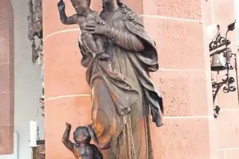 Die „Feis’sche Madonna“ kam 1928 als Schenkung einer alteingesessenen jüdischen Familie in die Deidesheimer Kirche. 1940 wurde s