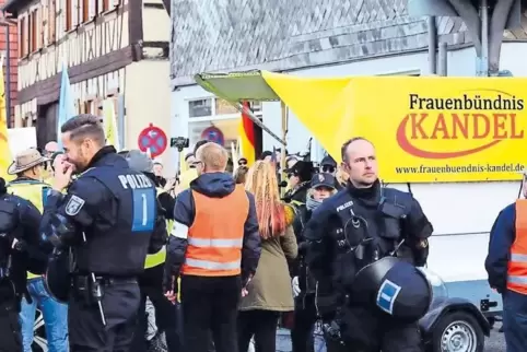 Blockade der Kandeler Hauptstraße mitten im Weihnachtsgeschäft vom Kreis bewusst in Kauf genommen?