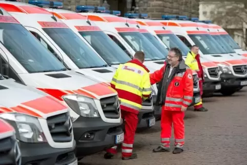 Bei Krankenfahrten gibt es - anders als bei Krankentransporten - keine medizinisch-fachliche Betreuung an Bord der Fahrzeuge. Sy