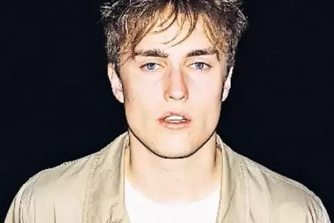 Schreibt Nachdenkliches: Sam Fender.