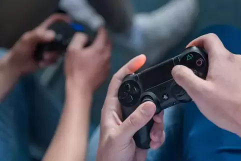 Jeder tritt gegen jeden an beim FIFA-19-Turnier in Ludwigshafen.  Symbolfoto: dpa 