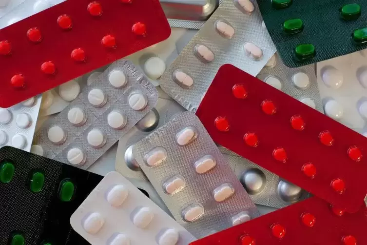 Mehrere Medikamente gleichzeitig einzunehmen, kann riskant sein. Foto: DPA