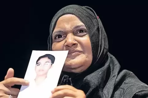 „Mein Sohn war erst 18.“ Saeeda Khatoon hat ihr einziges Kind im Feuer der Textilfabrik Ali Enterprises verloren. Sie klagt gege