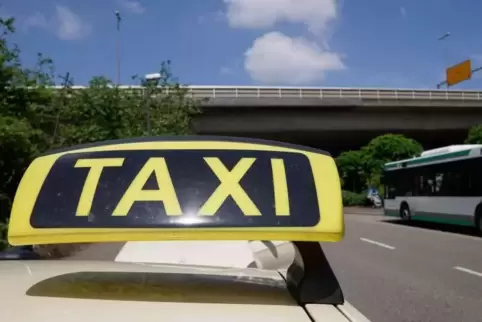Die Fuhre vom Flughafen Hahn nach Ludwigshafen bekam der Taxifahrter nicht bezahlt. Archivfoto: Kunz