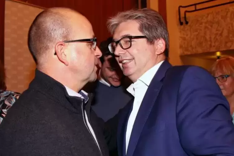 Amtswechsel: Dieter Feid (links) gibt das Kämmeramt an Andreas Schwarz (beide SPD) ab. Archivfoto Kunz: 