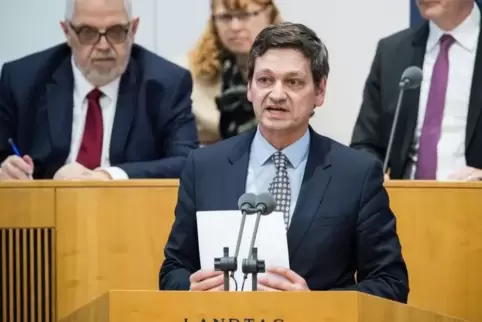 CDU-Fraktionschef Christian Baldauf kritisierte im Mainzer Landtag die Ampelkoalition aus SPD, FDP und den Grünen – aber auch di