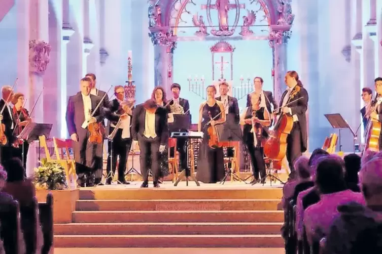 Auf Bühnen in ganz Europa zu Gast und am letzten Tag des Jahres in Kaiserslautern zu hören: die Russische Kammerphilharmonie St.