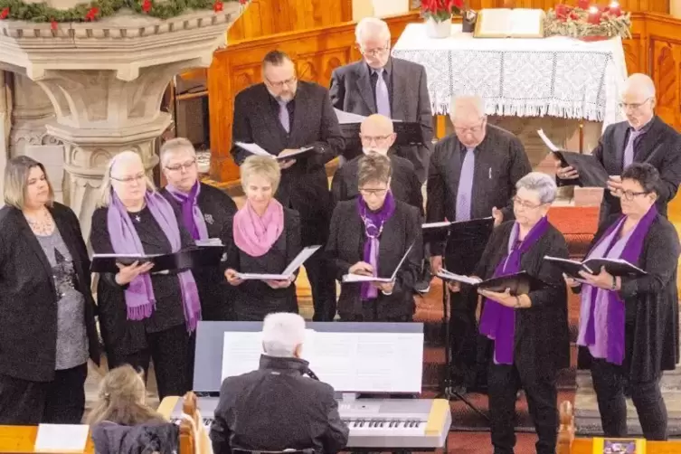 Der gemischte Chor „Cantiamo“ zeigte beim Abschiedskonzert in der evangelischen Kirche sein ganzes Können.