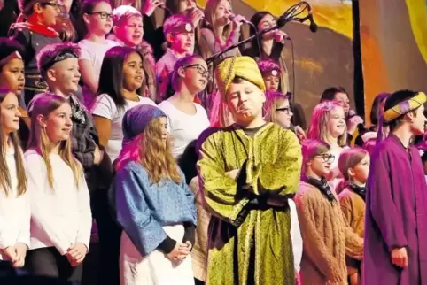 Reife Leistung: Beim Weihnachtsmusical von Chara haben die jungen Darsteller das Publikum in der voll besetzten Gerbacher Appelt