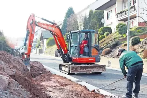 Der Gehweg wird erst im neuen Jahr gepflastert.