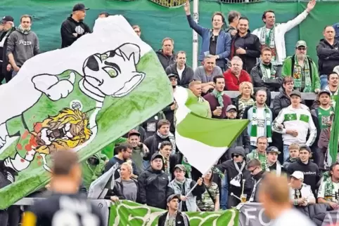 Homburg-Fans: hier bei einem Spiel gegen Saarbrücken.