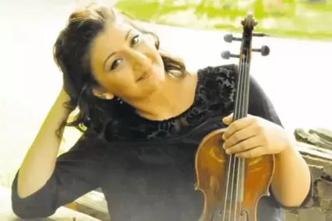 Solistin beim Konzert des Kammerchors Opus 9 morgen in der Alexanderskirche ist die armenische Geigerin Aida Petrossian.