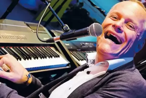Führt am 27. Dezember bei der Boogie-Woogie-Nacht als Conferencier durchs Programm: Boogie-Pianist Ritchie Loidl.