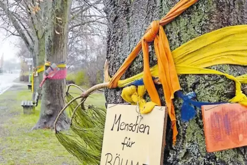 Die Bürgerinitiative „Menschen für Bäume“ macht auch im Ortsbild auf sich aufmerksam.