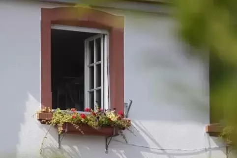 Ein offenes Fenster hat die Nachbarn auf den Plan gerufen. Foto: Iversen 