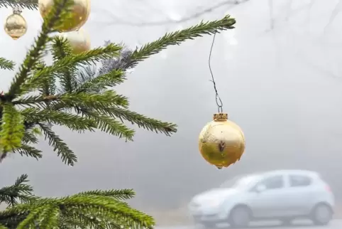 Zu Heiligabend heißt es für viele wieder: rein ins Auto und ab zur Verwandtschaft.
