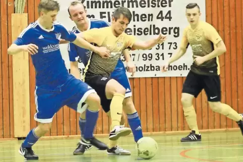 Hermersberg will am Mittwoch den Titel beim VG-Turnier verteidigen. Timm Dudek (Mitte), hier im Vorjahres-Finale gegen Schmalenb