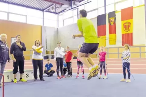 Rund 100 Teilnehmer kamen gestern zum Last-Minute-Sportabzeichen, darunter auch viele Kinder.