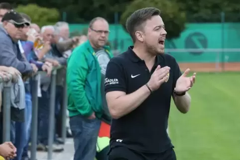 Kevin Konz als engagierter Fußballcoach.  Foto: Iversen