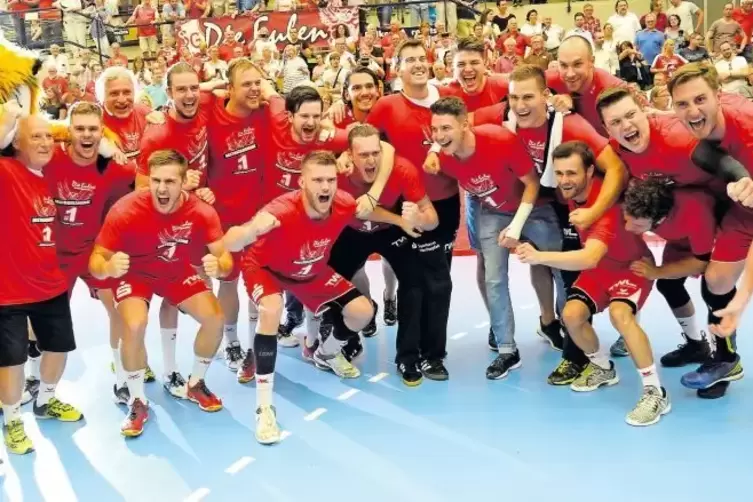 Der 3. Juni 2018 geht in die Geschichte der Eulen-Handballer ein: Mit dem Klassenverbleib schaffte das Team das Wunder von Ludwi