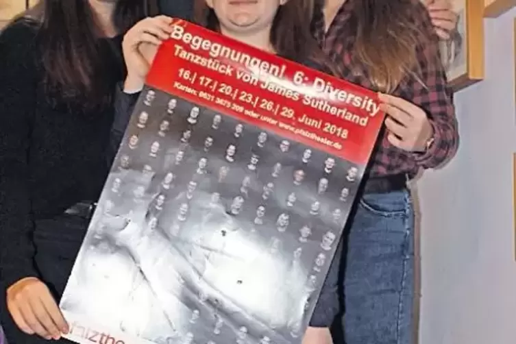 Tanzen im Pfalztheater: Anke Lommel und ihre drei T&ouml;chter.