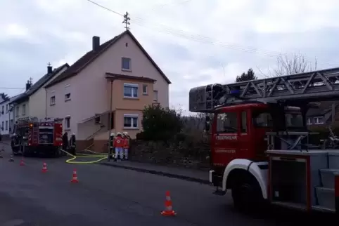 Die Feuerwehr löschte den Trockner und belüftete das Gebäude. Foto: Feuerwehr 