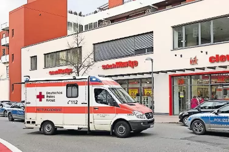 Die Schl&auml;gerei sei vor dem Salon gewesen, sagt dessen Chefin.