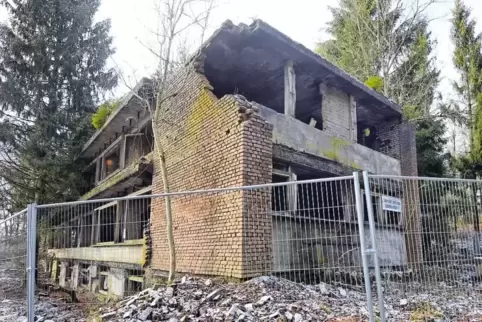 Nach Angaben des Landschaftsverbandes Rheinland hat das Anwesen in der Vergangenheit immer wieder neugierige Wanderer angezogen,