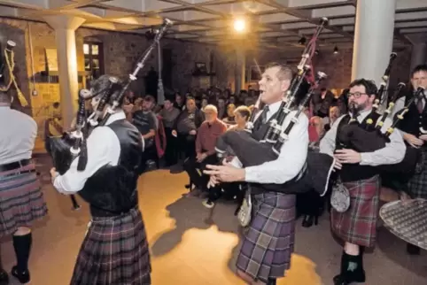 Das Dudelsack-Konzert in der Zehntscheune auf Burg Lichtenberg fand großen Anklang.