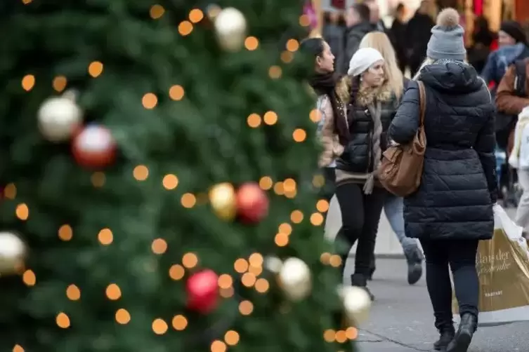 Ein Großteil der innerstädtischen Händler in Rheinland-Pfalz erlitt im Weihnachtsgeschäft 2018 Umsatzeinbußen im Vergleich zum V