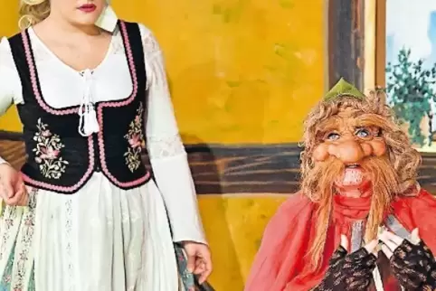 Kurzweilige Aufführung: Gretel und das Rumpelstilzchen (Dajana und Jane Sperlich).
