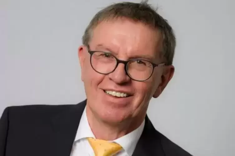 Rudi Zeiter (69) stammt aus Zweibrücken, wo er seit 1980 den ADAC-Ortsclub leitet. 2018 wurde er in Personalunion Vorsitzender d