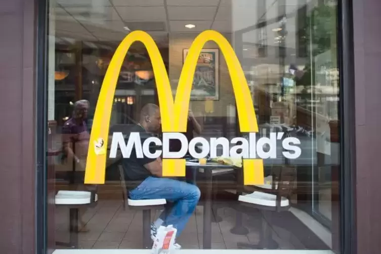 McDonald’s modernisiert deutschlandweit alle Filialen. Symbolfoto: Peer Grimm/dpa 