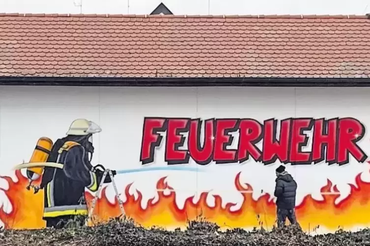 Nachher: Das fertige Graffiti soll &ndash; nicht nur &ndash; junge Menschen in der Gemeinde f&uuml;r die Wehr begeistern.