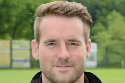 Sucht zwei Verstärkungen in der Winterpause: Attila Baum, der sportliche Leiter des Fußball-Regionalligisten FK Pirmasens. Foto: