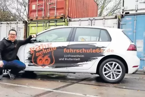 Hilft Fahrschülern auf ihrem Weg zum Führerschein: Marco Schneider von der Fahrschule 66.
