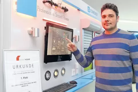Marc Christmann erklärt die Hard- und Software seines Systems.
