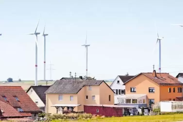 Blick auf Martinshöhe im Sommer 2015. Schon damals wurde in Mehlbach heftig um die Errichtung mehrerer Windräder debattiert.