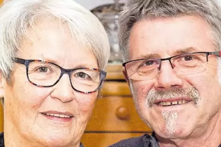 Hiltrud und Peter Emrich feiern heute ihren 50. Hochzeitstag unter anderem mit drei Kindern und drei Enkelkindern.