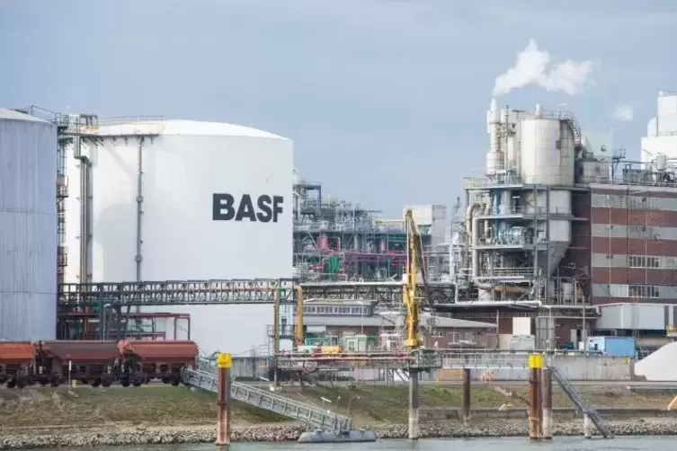Vorgesehen wären laut BASF für das Projekt nahe des Hafens von Mundra Gesamtinvestitionen von rund zwei Milliarden Euro. Symbolf