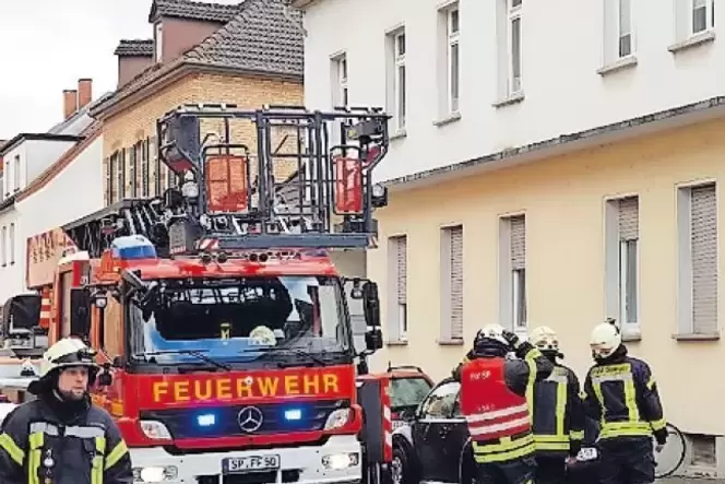 Brandmelder verhindert Schlimmeres: Feuerwehreinsatz in der Paulstraße.
