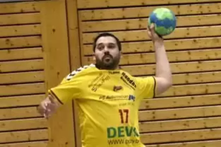 Tobias Lerzer kommt für das Pokalspiel in Kandel zurück aus dem Handball-Ruhestand.  Foto: Bolte