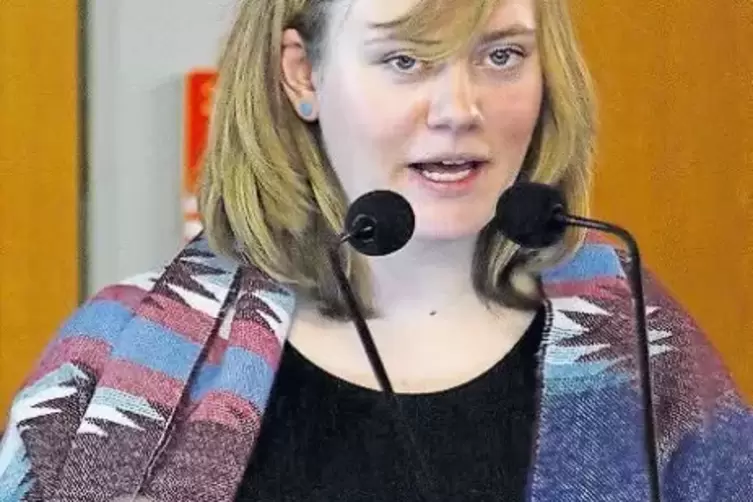 Josephine Tischner spricht &uuml;ber das Frauenbild der Neuen Rechten.